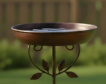 Rustic Metal Bird Bath Feeder 76 cm,Rust Metal Bird and Pollinator Water Bowl Outdoor Decor,Zen Garden,Rust Patina Metal Dish Decor