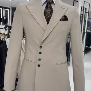 Classic  3-Piece Suit – Sophisticated Men’s Wedding & Business Attire