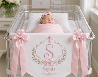 Haftowany baner z imieniem dziecka, spersonalizowany monogram do pokoju dziecięcego, haftowany baner z imieniem dziecka jako prezent na baby shower