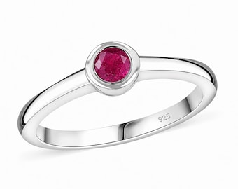 Bagues solitaires en argent sterling avec rubis naturel