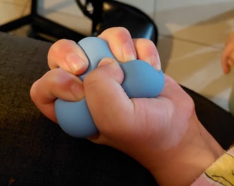 Medium squishy blue squishy!!