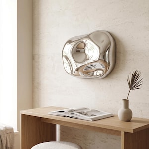 Abstrakt kromväggskulptur – Modern biomorfisk hängande dekor för lyxiga minimalistiska interiörer