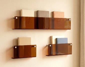 Estantería de pared Bauhaus de acrílico marrón, expositor flotante para revistas, libros y vinilos.