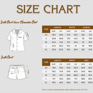 K&ouml;nnte beinhalten: Eine Gr&ouml;&szlig;entabelle f&uuml;r kurz&auml;rmelige hawaiianische Hemden und Shorts f&uuml;r Jugendliche. Die Grafik zeigt Strichzeichnungen der Kleidungsst&uuml;cke mit beschrifteten Ma&szlig;en und zwei Tabellen mit Angaben in Zoll und Zentimetern f&uuml;r die Gr&ouml;&szlig;en XS bis XL.