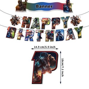 K&ouml;nnte beinhalten: Ein "Happy Birthday" Banner und ein gro&szlig;er Kuchenaufsatz in Form eines "P" mit Figuren aus einer Science-Fiction-Serie. Das Banner besteht aus einzelnen Buchstaben. Der Kuchenaufsatz ist 18 cm hoch und 14,9 cm breit.