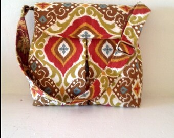 Pleated Purse Handbag adjustable strap in Red Brick and green color