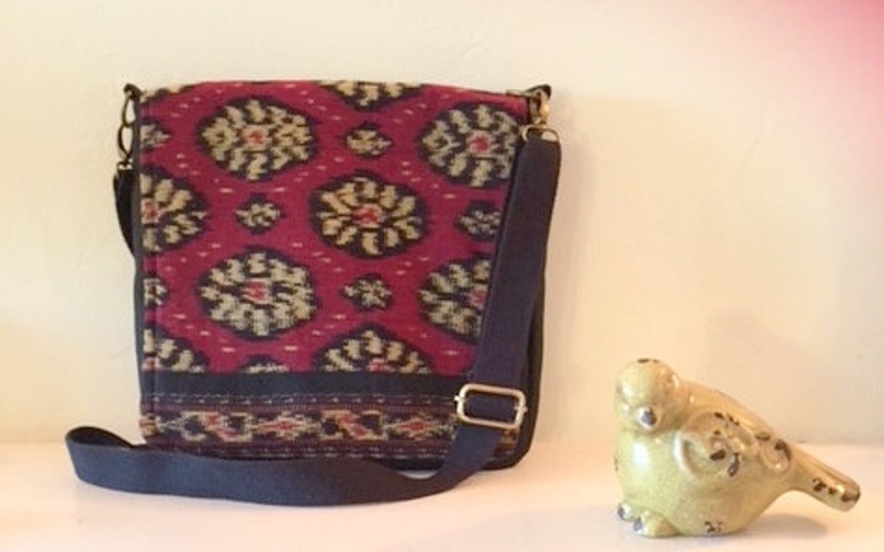 Messenger bag/Crossbody Bag/Burgundy Bali Print w/stellbarer Gurt Bild 1