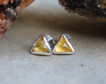 Petit Pyramid Earring : Citrine