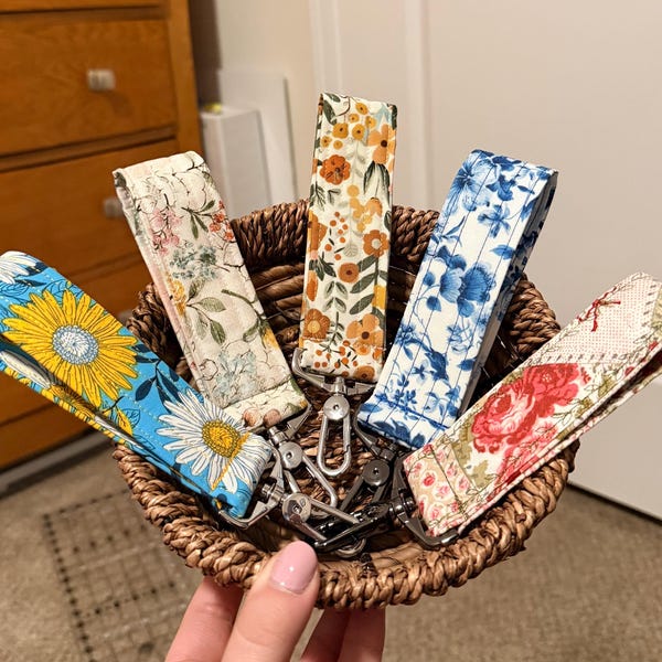 Handmade Fabric Wristlet Keychain: Vibrant Patterns, Sturdy Hardware
