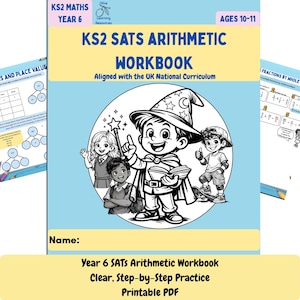 Può includere: Un quaderno di esercizi di matematica KS2 per l'anno 6, con un mago dei cartoni animati e bambini. La copertina è azzurra e gialla, con il testo "KS2 SATS ARITHMETIC WORKBOOK" e "Ages 10-11".