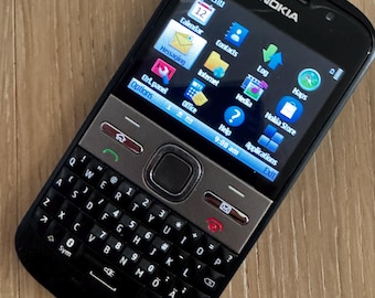 Nokia E5 com bateria