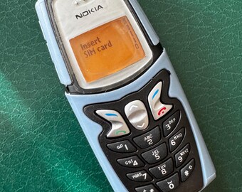 Nokia 5210 with battery