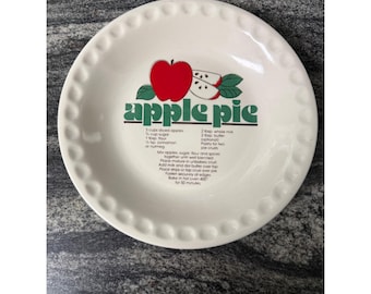 Plato de cerámica vintage para tarta de manzana con borde festoneado, de gres, color crema.