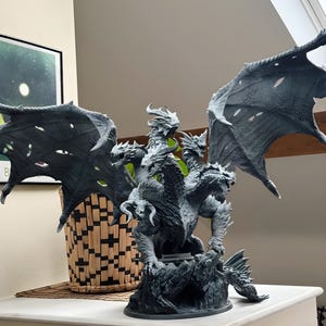 Dragón Tiamat STL – Reina Dragón de Cinco Cabezas – Miniatura de DnD – Modelo para juegos de rol de fantasía (Descarga digital)