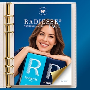 Op de afbeelding: Een witte ordner met gouden ringen met daarin een Radiesse Training Manual Face. De omslag toont een glimlachend persoon en een blauwe doos met de tekst Radiesse 1.5 ml en Professional Use Only. Een vlinderlogo staat in het midden bovenaan.