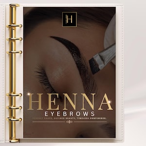 Peut inclure: Un classeur blanc à anneaux dorés contenant une carte promotionnelle montrant un gros plan d'un sourcil en cours de teinture avec un pinceau. Le texte indique HENNA EYEBROWS, PERFECT SHAPE, DEFINED BEAUTY, TIMELESS CONFIDENCE, avec un logo en H.