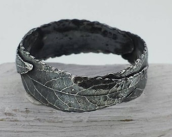 Three Leaf Ring, Black Silver Thumb Ring, Rustic Wedding Ring