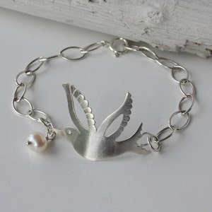 silver hummingbird bracelet-hummingbird jewellery-gifts for her-bird jewellery-bird bracelet-Pearl