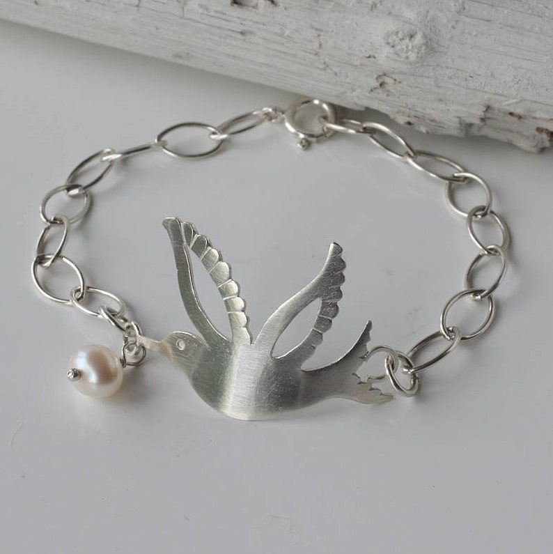 silver hummingbird bracelet-hummingbird jewellery-gifts for her-bird jewellery-bird bracelet-Pearl