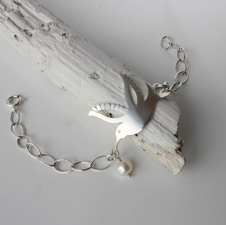 silver hummingbird bracelet-hummingbird jewellery-gifts for her-bird jewellery-bird bracelet-Pearl