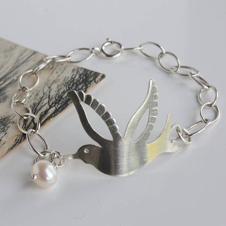 silver hummingbird bracelet-hummingbird jewellery-gifts for her-bird jewellery-bird bracelet-Pearl