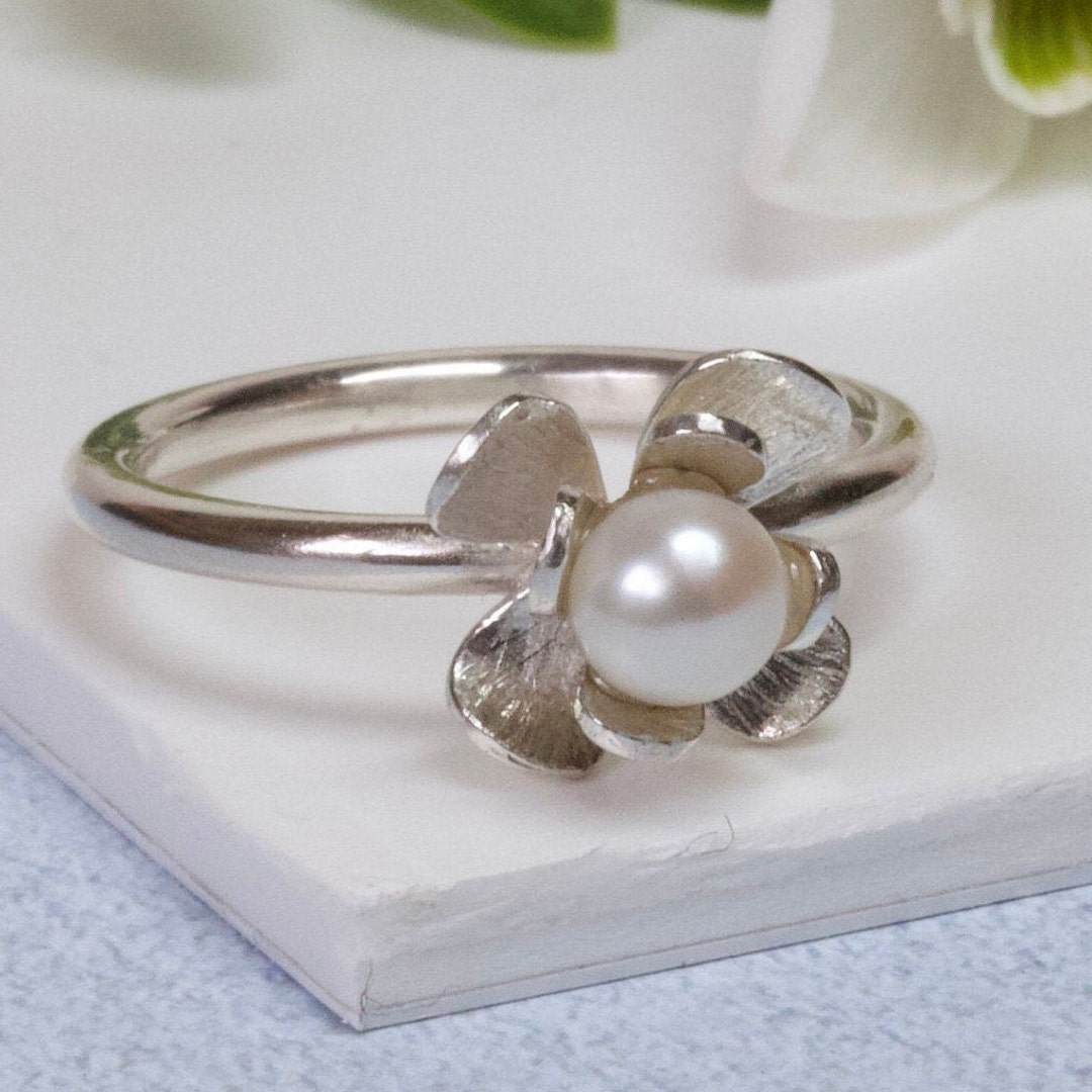 Pearl Flower Ring, Silver Pearl Ring, Freshwater Pearl Ring, Silver Ring  With White Pearl, Black Pearl Botanical Ring, June Birthstone Ring - Etsy