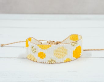Dots beaded bracelet, yellow and white