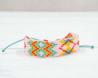 Pink pattern woven beaded bracelet