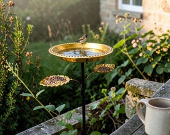 Comedero y bebedero para pájaros de metal / Estaca de jardín 3 en 1 / Platos para semillas de pájaros con forma de hoja de cobre / Escultura alta para jardín / Regalo único para exteriores
