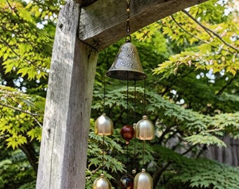 Ręcznie robiony japoński dzwonek wietrzny | Ceramiczno-miedziany dzwonek dekoracyjny zen | Delikatny, kojący dźwięk ozdoba ogrodowa | Wyjątkowy prezent do medytacji na świeżym powietrzu