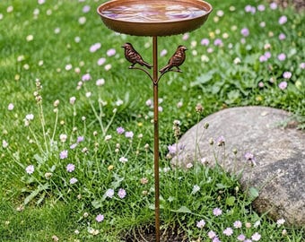 Antyczny metalowy palik do poidełka dla ptaków, 79 cm | Rustykalne, żelazne poidło ogrodowe | Dekoracyjna rzeźba karmnika dla ptaków | Unikatowy prezent artystyczny na zewnątrz