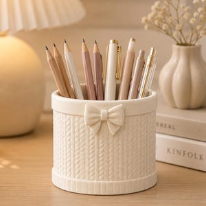 3D-geprinte strikpenhouder, gebreide textuurpotloodbeker, leuke bureau-organizer, coquette kantoordecor, cadeau leraar, esthetisch bureauaccessoire