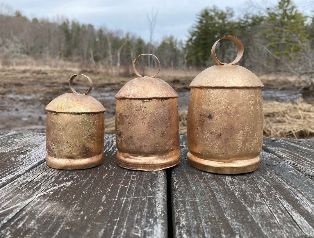 Set of 3 Rustic Gold Bells in 4