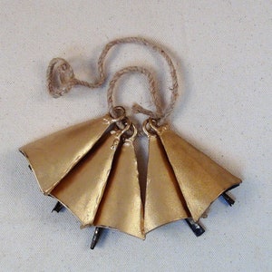 Sanctuary Bells-in, campanelli a vento rustici o luminosi in oro, incantevoli, triangolari piatti, campane da 3 pollici, ghirlande, porta, ornamento per l’albero, matrimoni