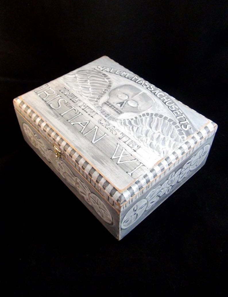 Winged Skull Soul Effigy Tombstone Painting of Salem | Etsy