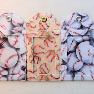 Gepäckanhänger aus Baseball-Stoff – handgefertigt und genäht und einzigartig – für Koffer, Rucksäcke, Wickeltaschen, Kinderausweis, Tickethalter, Outdoor-Ausrüstung