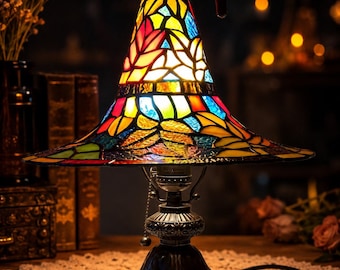 Lámpara vintage Tiffany con forma de sombrero de bruja – Lámpara gótica bohemia de vidrieras – Lámpara de mesa elegante para Halloween – Decoración cottagecore