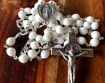 Handmade bridal rosary - white jade beads with double wedding rings / Immaculate Medal / Wedding gift /