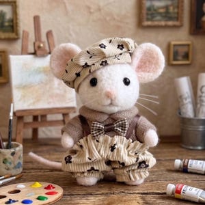 Needle Felted Mouse in Artist Beret & Suspenders | 4.5" Handcrafted Painter Art Doll | Vintage Style Desk Pet | Soft Sculpture Gift