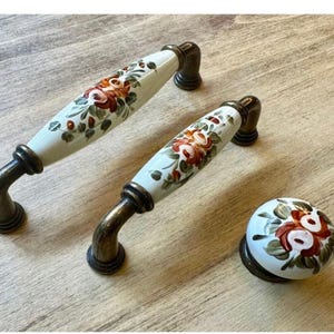 Hand Painted Porcelain Cabinet Knobs Antique Brass Cream Drawer Pull Kitchen Bathroom Furniture Handle Vintage Decor