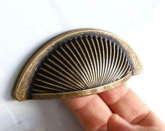 Tirador de copa vintage de 64 mm, tirador de cajón de media luna, tirador de metal para armario de cocina, pomo para cómoda, herrajes rústicos de granja.