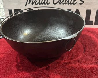 Big Restored Wagner Scotch Bowl No. 5 with No Spin No Wobble!