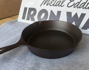 Preciosa sartén vintage de hierro fundido Wagner n.º 7 con anillo térmico.
