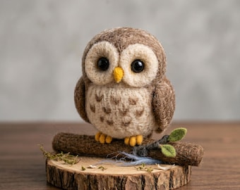 Handmade Needle Felted Owl Figurine – Miniature Wool Forest Animal, Whimsical Desk Decor, Cute Gift for Owl Lovers