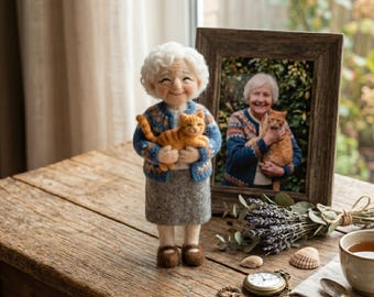 Custom Needle Felted Portrait Figurine – Handmade Wool Family Member Statue, Pet Memorial Sculpture, Personalized Felt Art Doll for Wedding