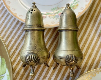 salt and pepper table art old saleron brass vintage salt and pepper vintage salt and pepper brass salt and pepper