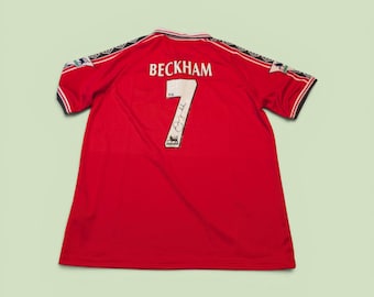 Koszulka Manchesteru United nr 7 z autografem Davida Beckhama – GCOA/COA