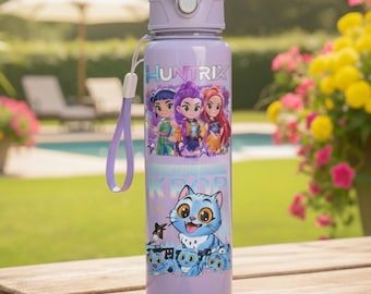 Botella de agua Kpop Demon Hunter de 700 ml, botella de anime Huntrix para niños y adolescentes, botella para bebidas de anime Kpop, botella escolar reutilizable, regalo para fans del Kpop