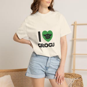 Camiseta "I Love Grogu" - Camiseta de Baby Yoda, linda camiseta de Mandalorian, idea de regalo para fans inspirada en Star Wars imagen 2