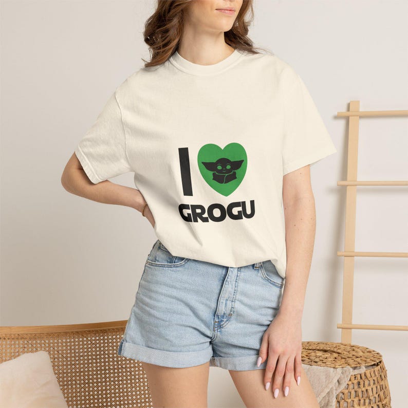 Camiseta "I Love Grogu" - Camiseta de Baby Yoda, linda camiseta de Mandalorian, idea de regalo para fans inspirada en Star Wars imagen 2